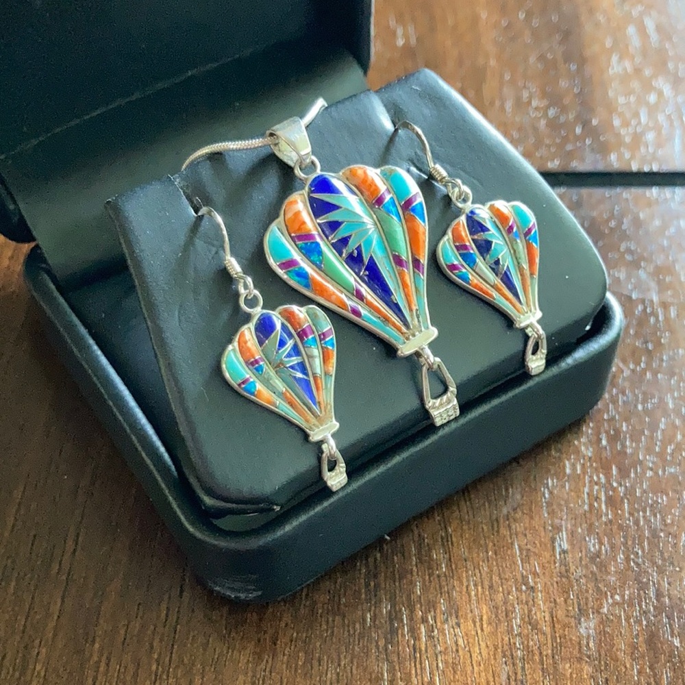 Hot air balloon necklace and earrings set